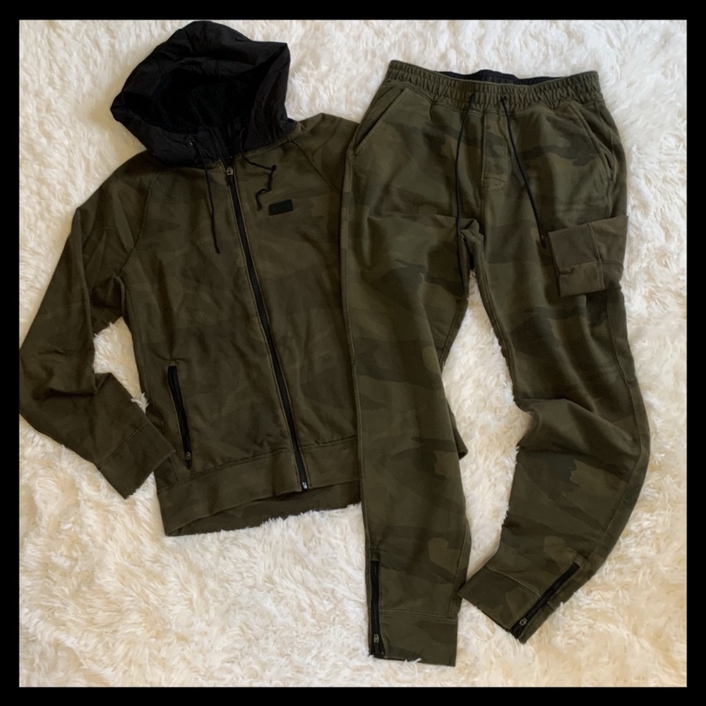 ABERCROMBIE & FITCH CAMO OUTFIT BUNDLE MENS SIZE SMALL ZIP UP HOODIE & JOGGERS